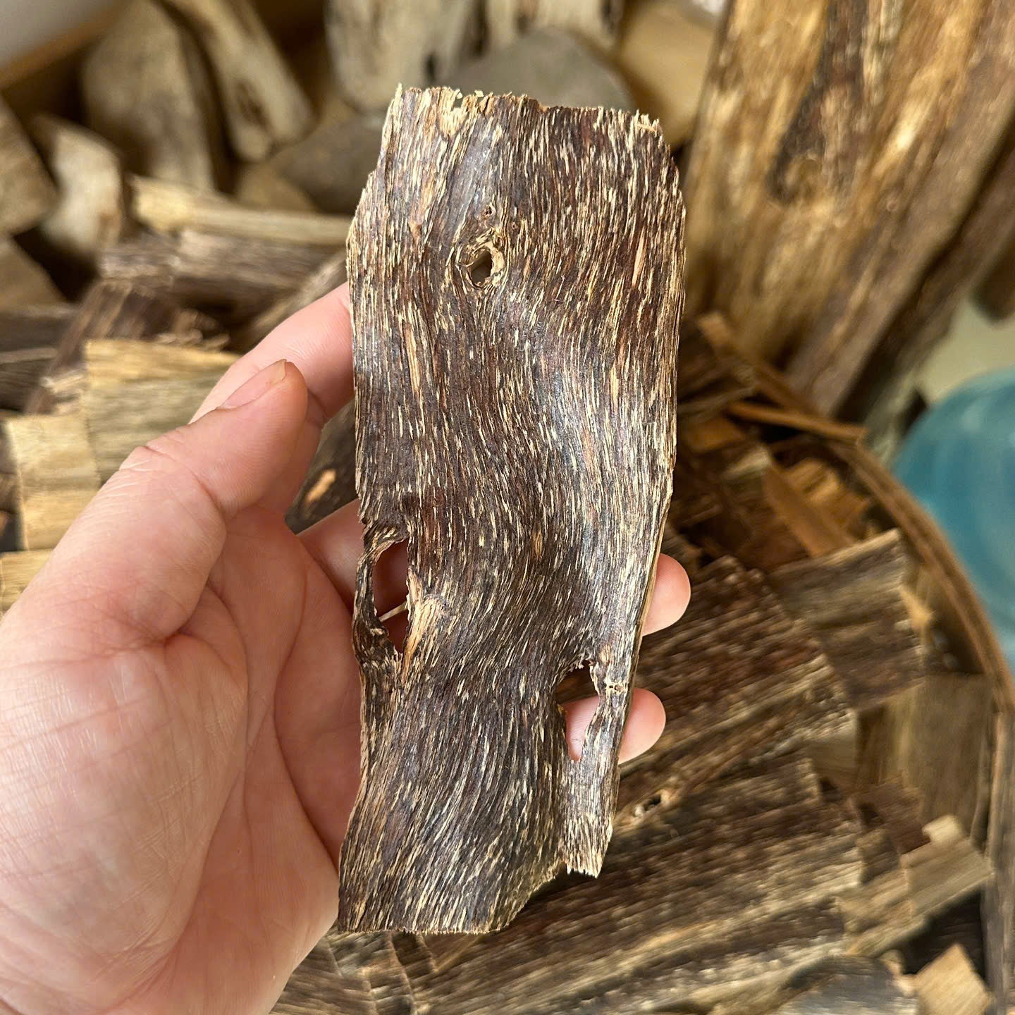 China Oud Flat High Quality 5A