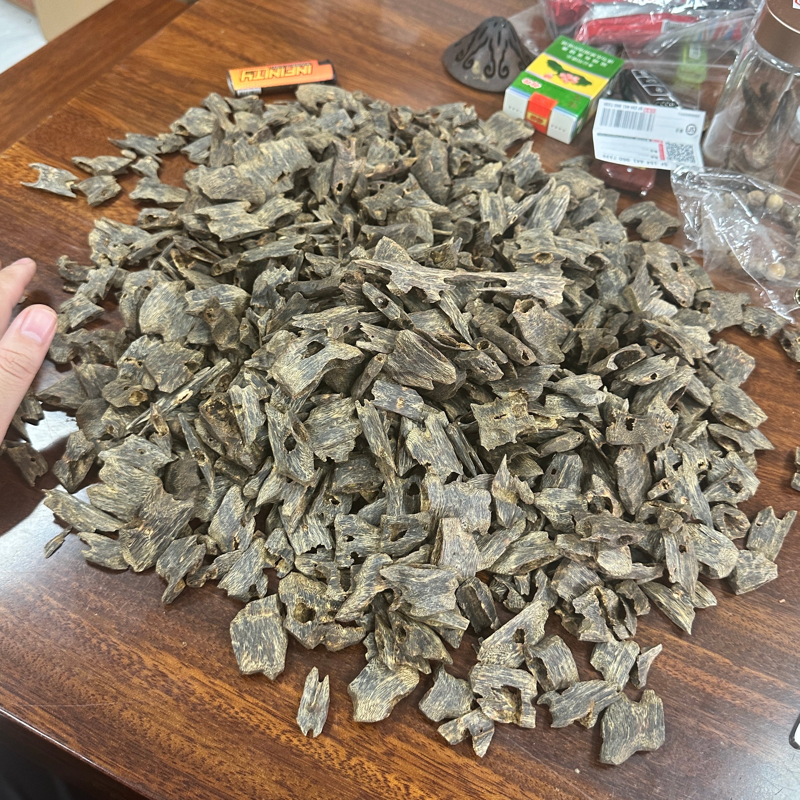 Chinese Oud Kinam Corner Underwater