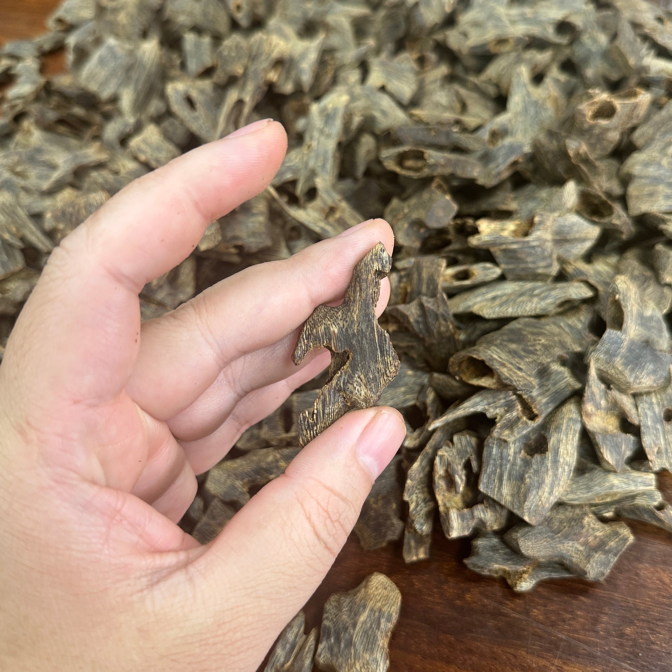 Chinese Oud Kinam Corner Underwater